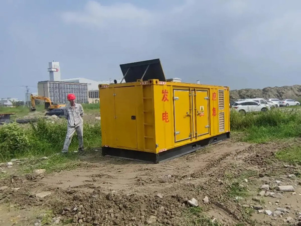 济阳200KW柴油发电机机组每小时的油耗量受哪些因素影响？